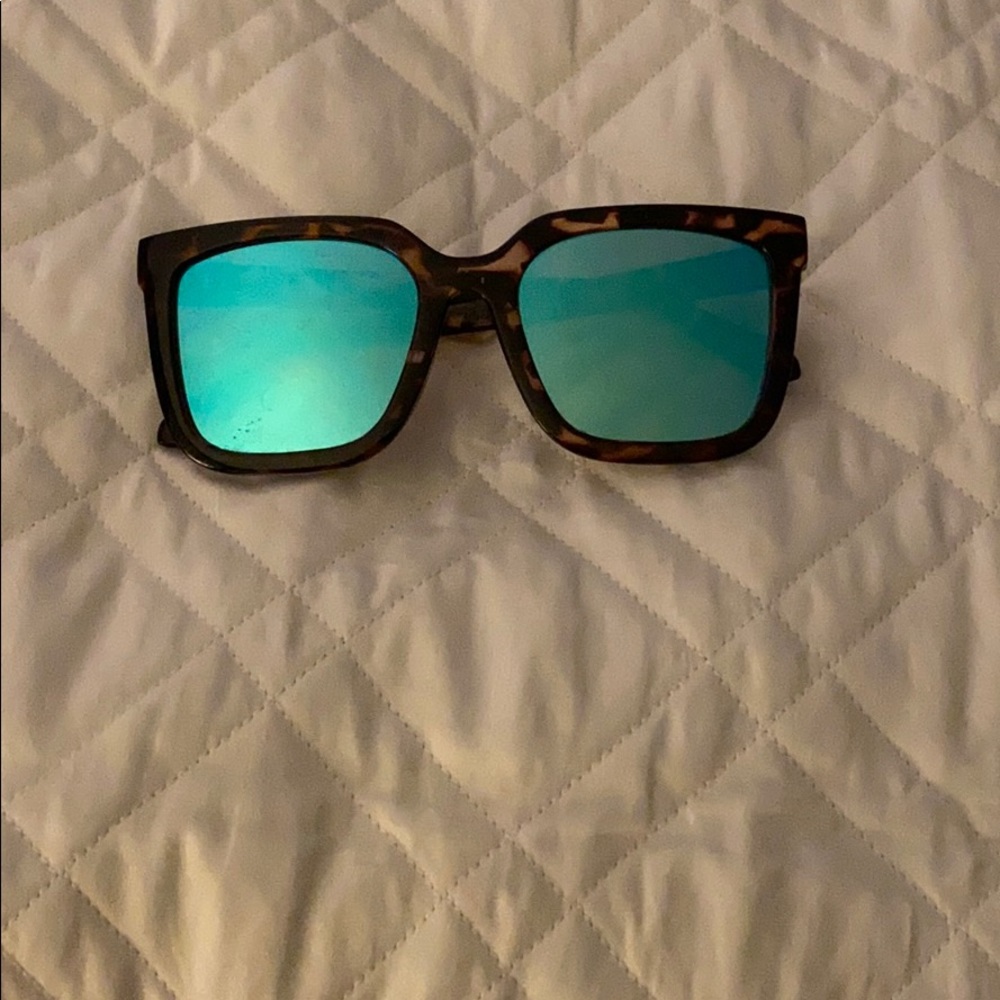 QUAY reflective sunglasses